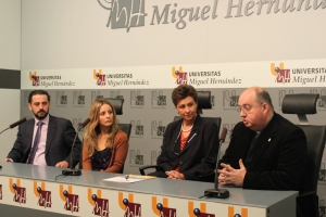 La UMH recoge 200kg de comida gracias a revisiones podologicas solidarias